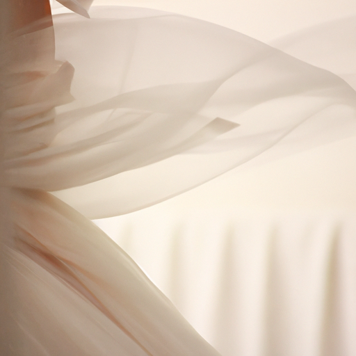 3. תמונה הלוכדת שמלת כלה שיפון, הממחישה את אופייה קל משקל וזורם חופשי.